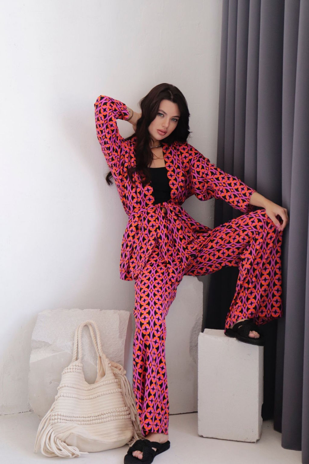 9668 Костюм из кимоно и брюк-палаццо с геометрическим принтом - Martichelli фото 22