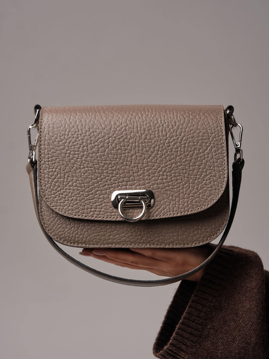 Сумка кожаная Azaro 30741 тауп соло