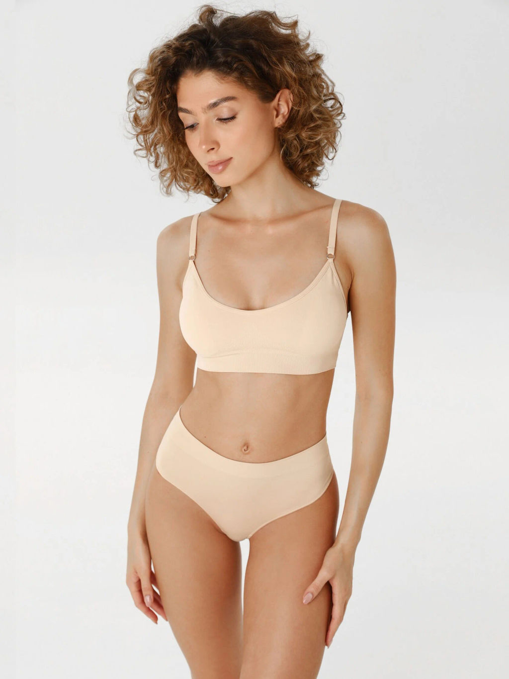 Топ на тонких регулируемых бретелях с чашечками - My фото 117