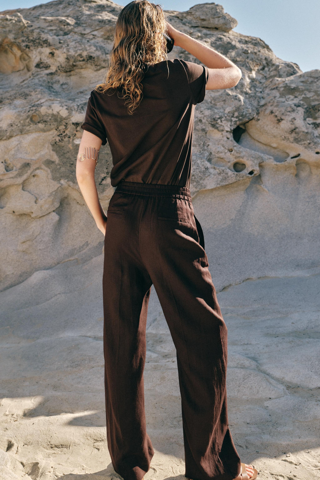 CAMISETA R?STICA ALGOD?N / Chocolate - Zara фото 6