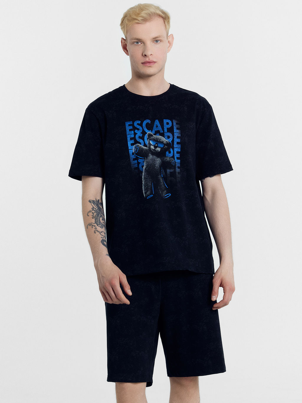 Комплект мужской (футболка, шорты) черный с дизайнерским принтом - Mark formelle фото 3