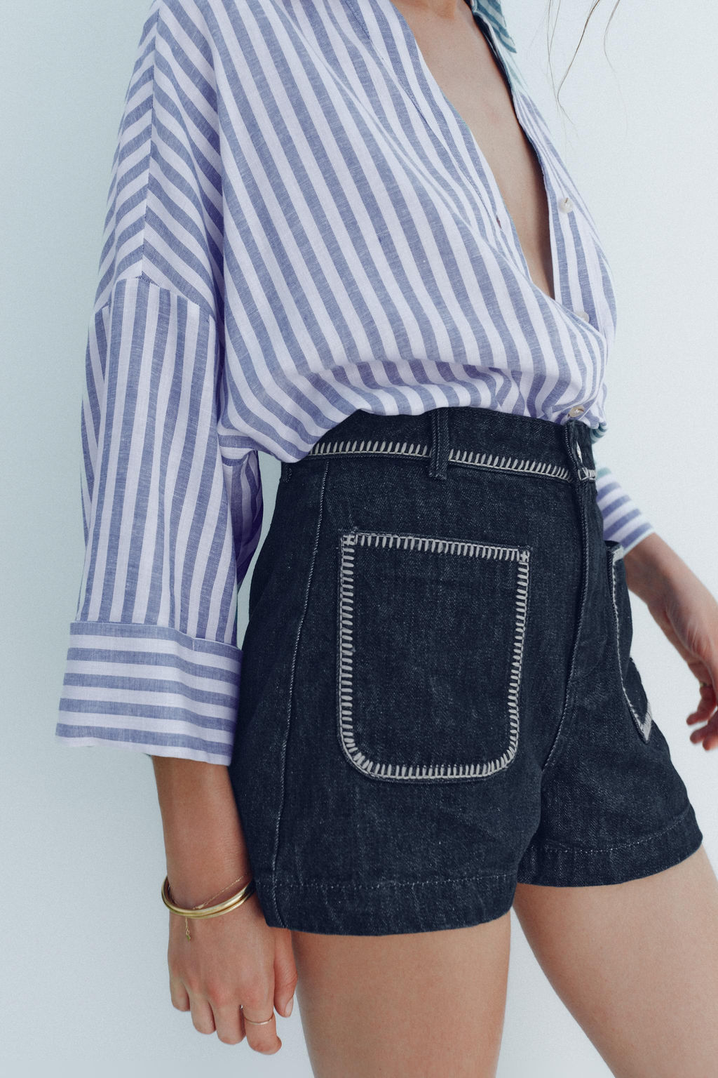 Z1975 HIGH-WAIST DENIM SHORTS WITH TOPSTITCHING - Zara фото 2