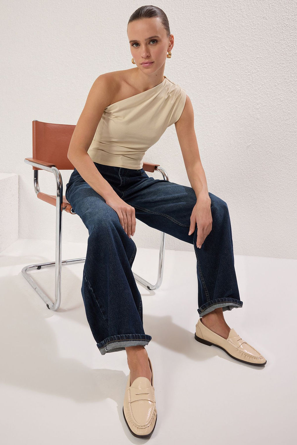 Trendyolmilla Siyah Asimetrik Tek Omuz Vatkal? Esnek Orme Bluz TWOSS24BZ00133