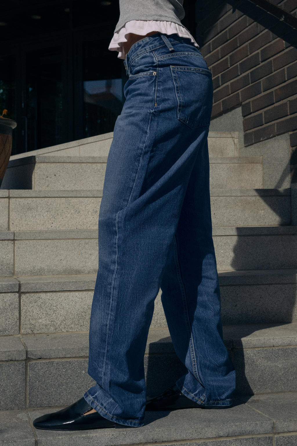 HIGH-WAIST TRF BARREL JEANS - Zara фото 3