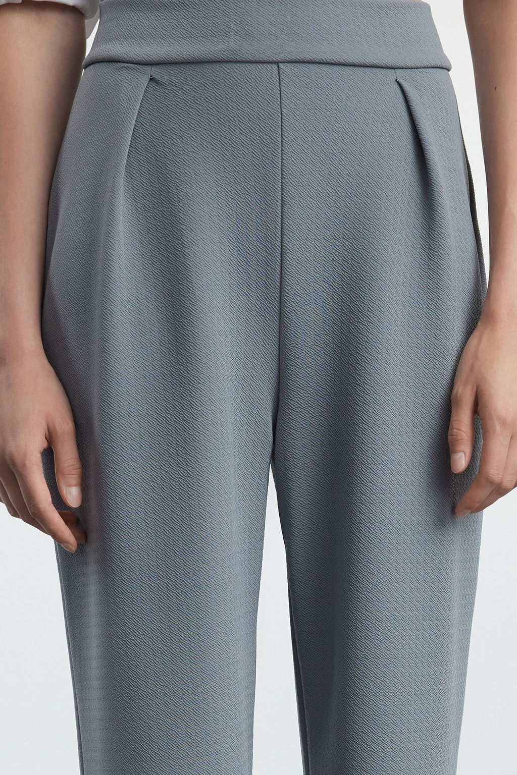 TRENDYOLMILLA Siyah Pileli Wide Leg/Rahat Kesim Orme Palazzo Pantolon TWOSS24PL00038  фото 3