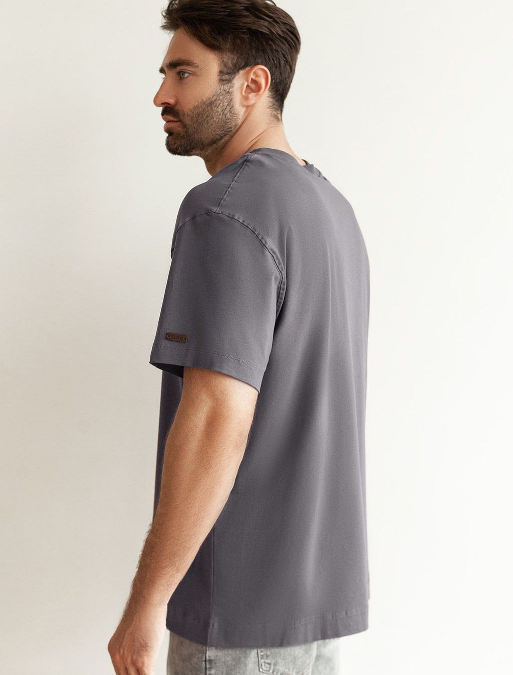 Свободная футболка с авторским принтом