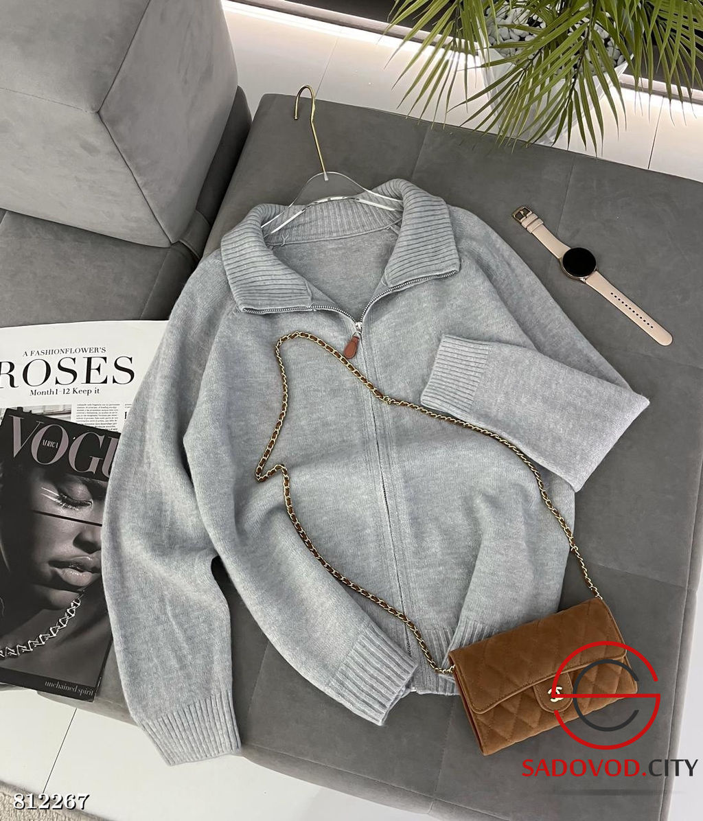 Свитер на замке женский