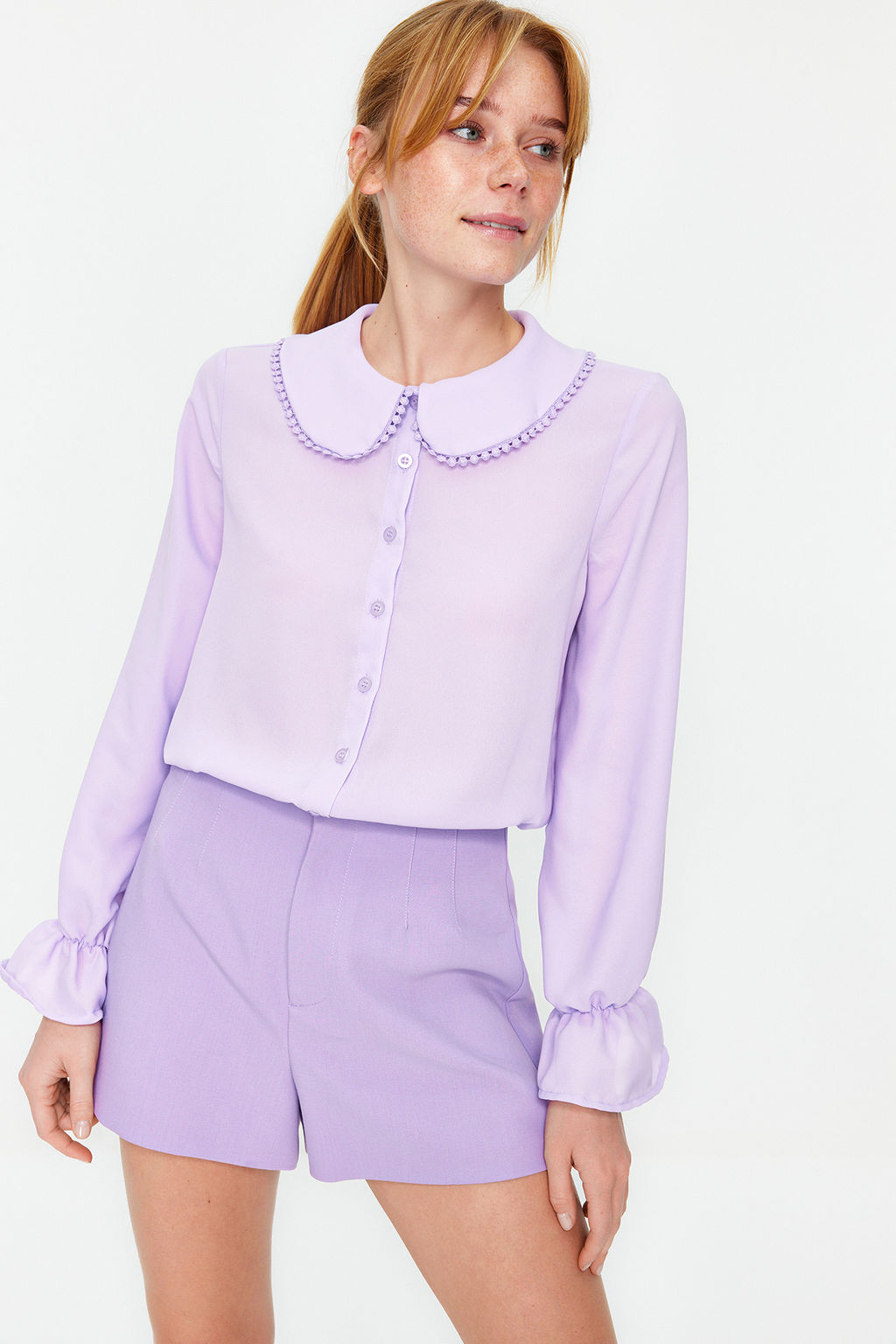 TRENDYOLMILLA Beyaz Bebe Yaka Ponpon Detayl? Regular Normal Kal?p Dokuma Gomlek TWOAW21GO0717  фото 9