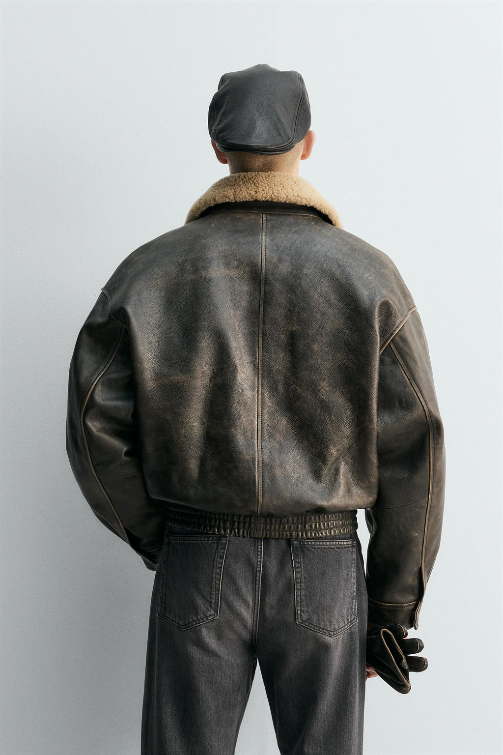 LIMITED EDITION LEATHER JACKET WITH CONTRAST COLLAR - Zara фото 3