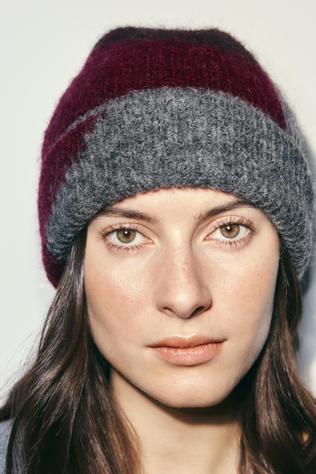GORRO BEANIE PUNTO ESTAMPADO / Burgundy