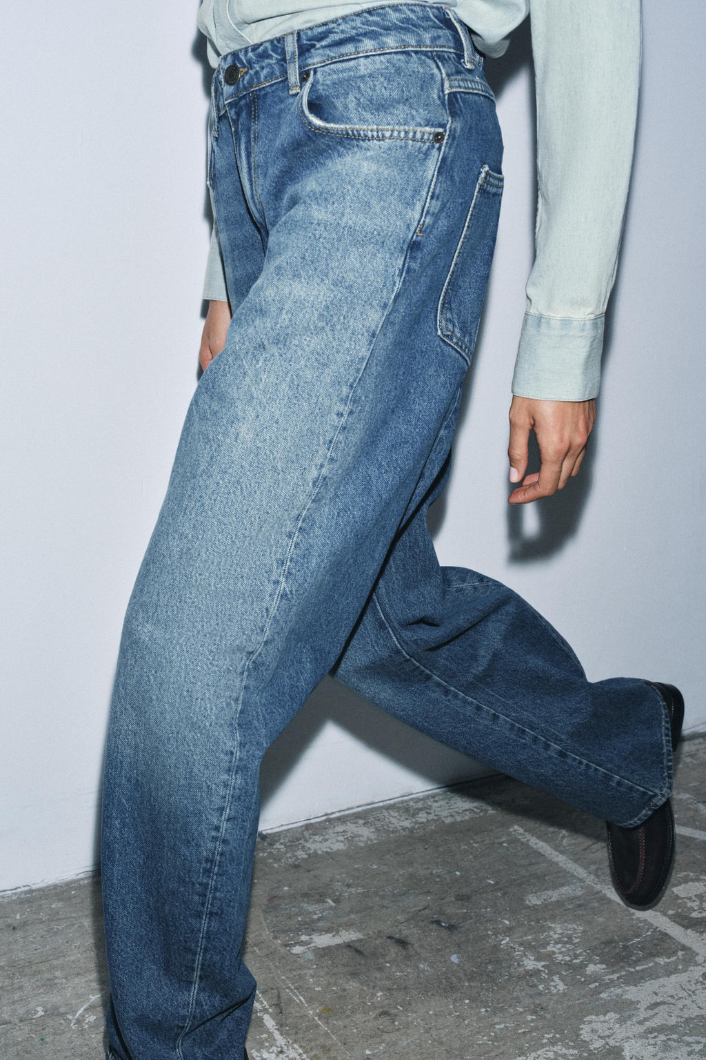 ZW COLLECTION MID-WAIST JEANS - Zara фото 2