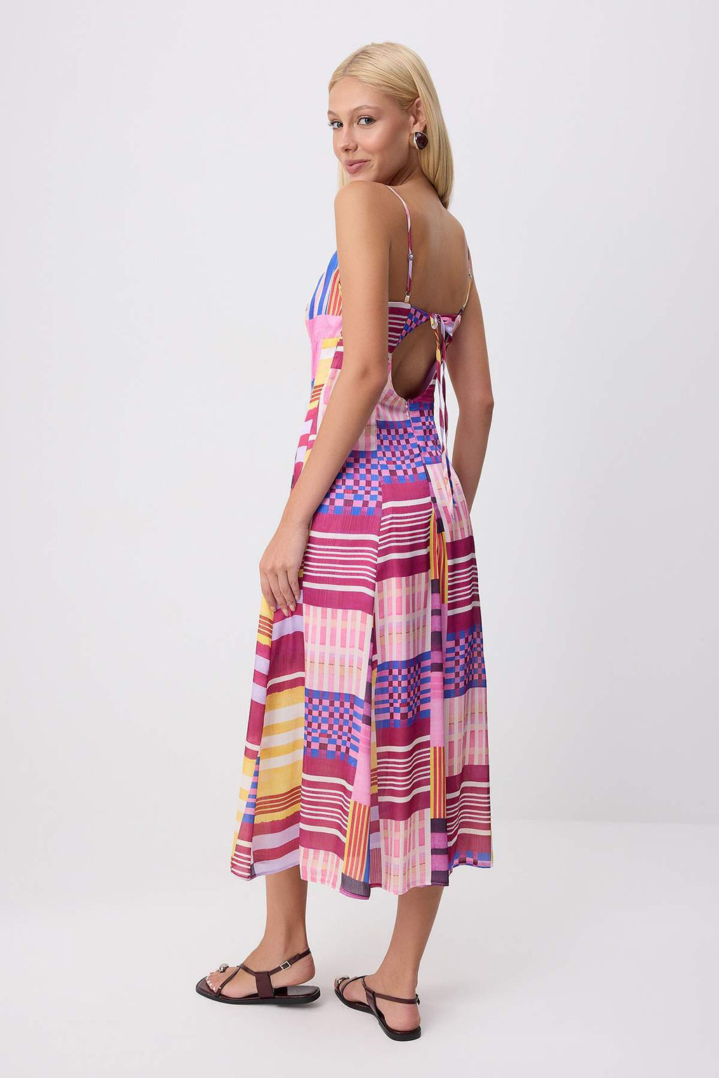 _ok Renkli Geometrik Desenli Ask_l_ Slip Midi Dokuma Saten Elbise TWOSS26EL00974 - Trendyolmilla фото 4