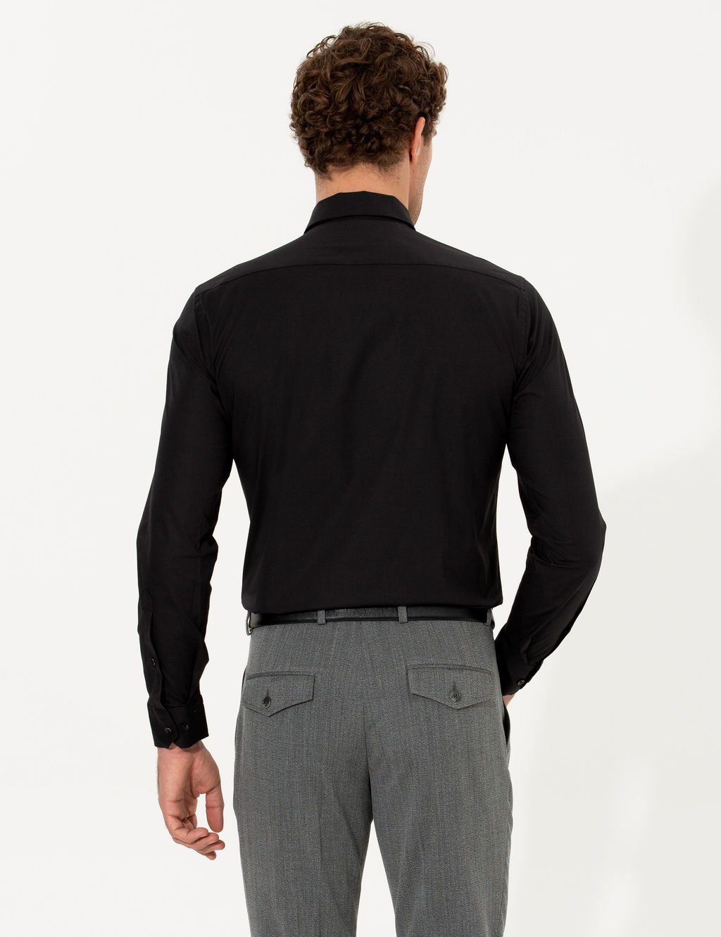 Черная базовая рубашка приталенного кроя с длинным рукавом - Cacharel фото 5