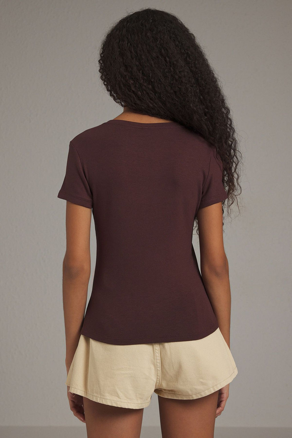 Trendyolmilla Antrasit Fitted/Vucuda Oturan Civciv Nak?sl? K?sa Kollu Esnek Orme Bluz TWOSS25BZ00462 фото 8