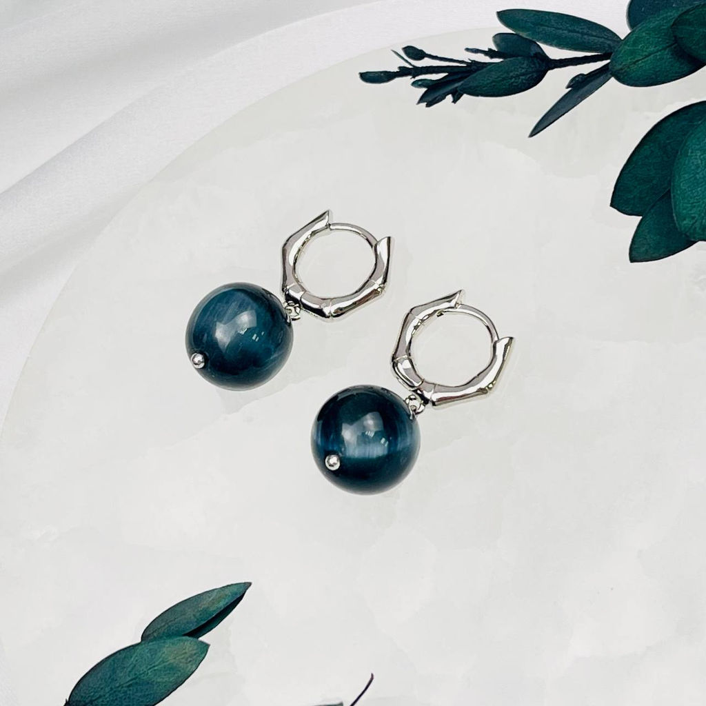 Серьги из Соколиного глаза