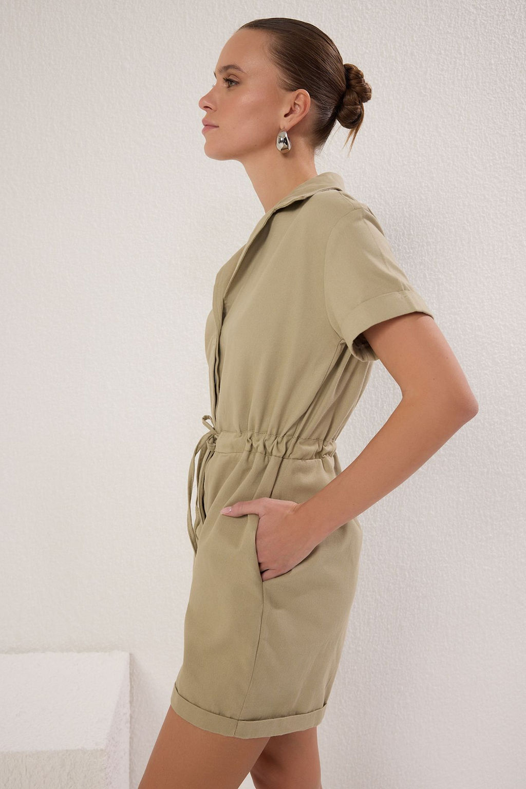 TRENDYOLMILLA Tas Baglama Detayl? Gabardin Super Mini Dokuma Tulum TWOSS22TU00007 фото 2