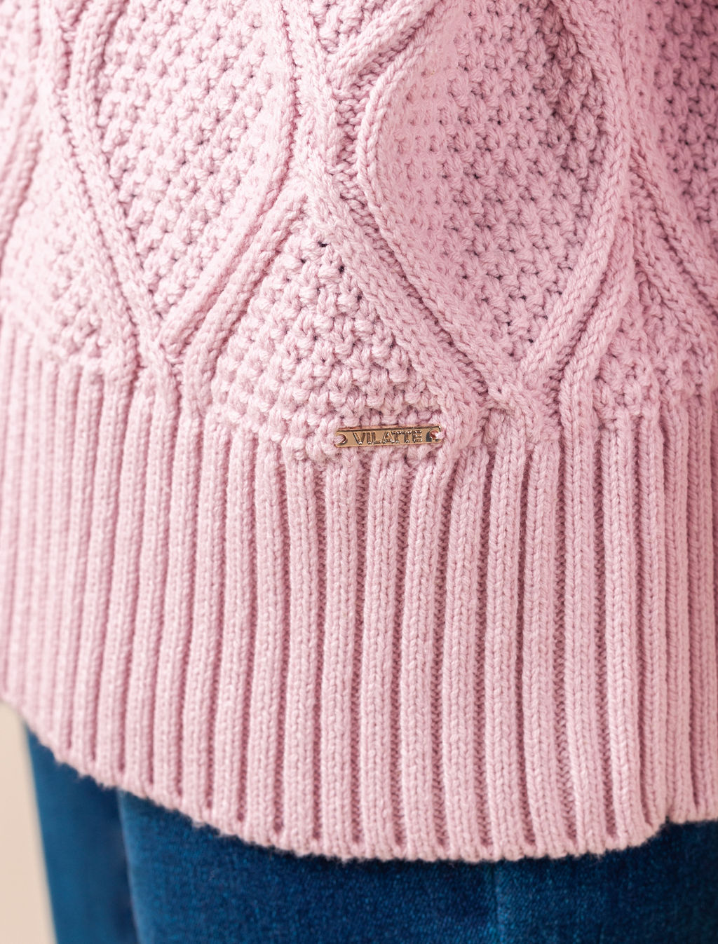 Свитер из мягкой пряжи крупной резной вязки - Vilatte фото 11