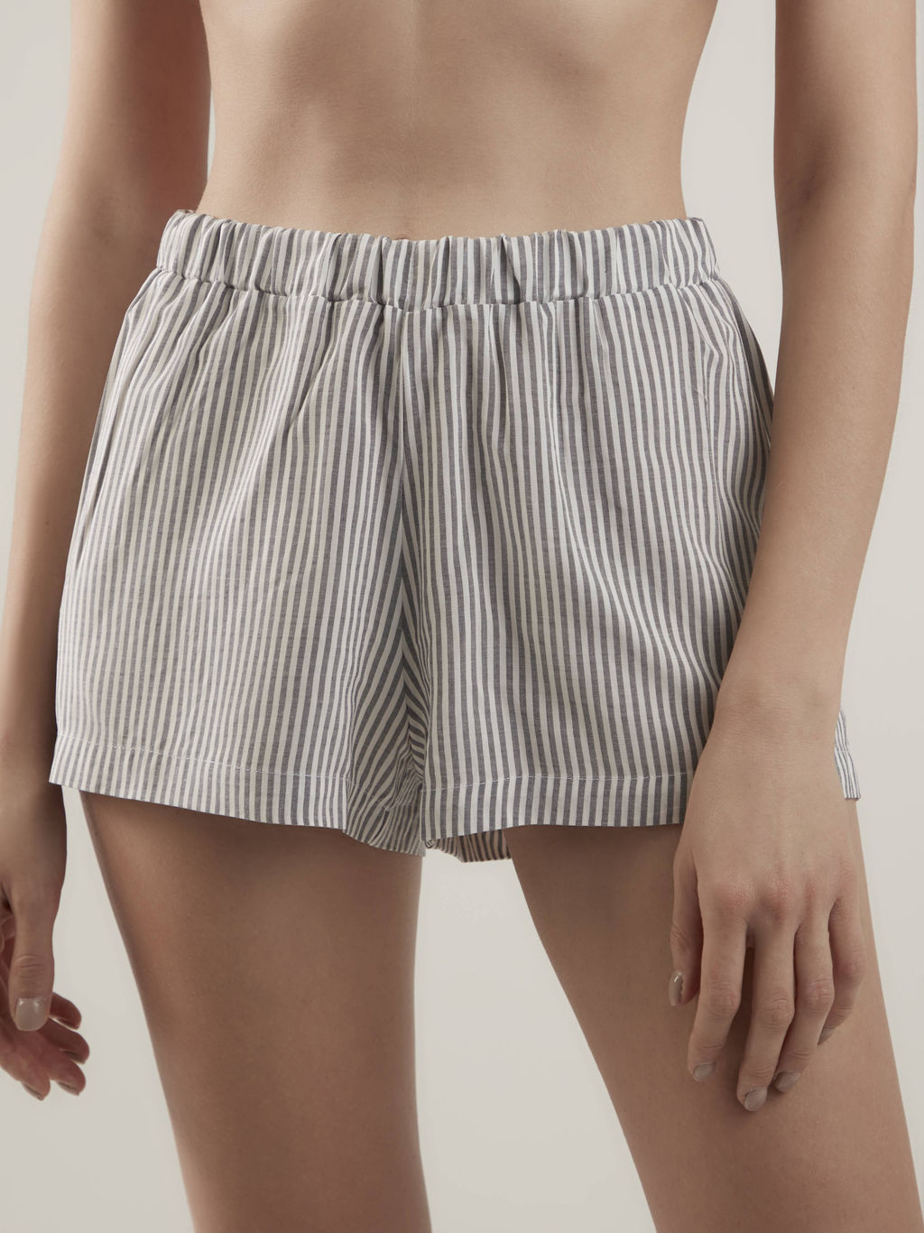 CONTE FUSION TA0019 Шорты женские белый с черным