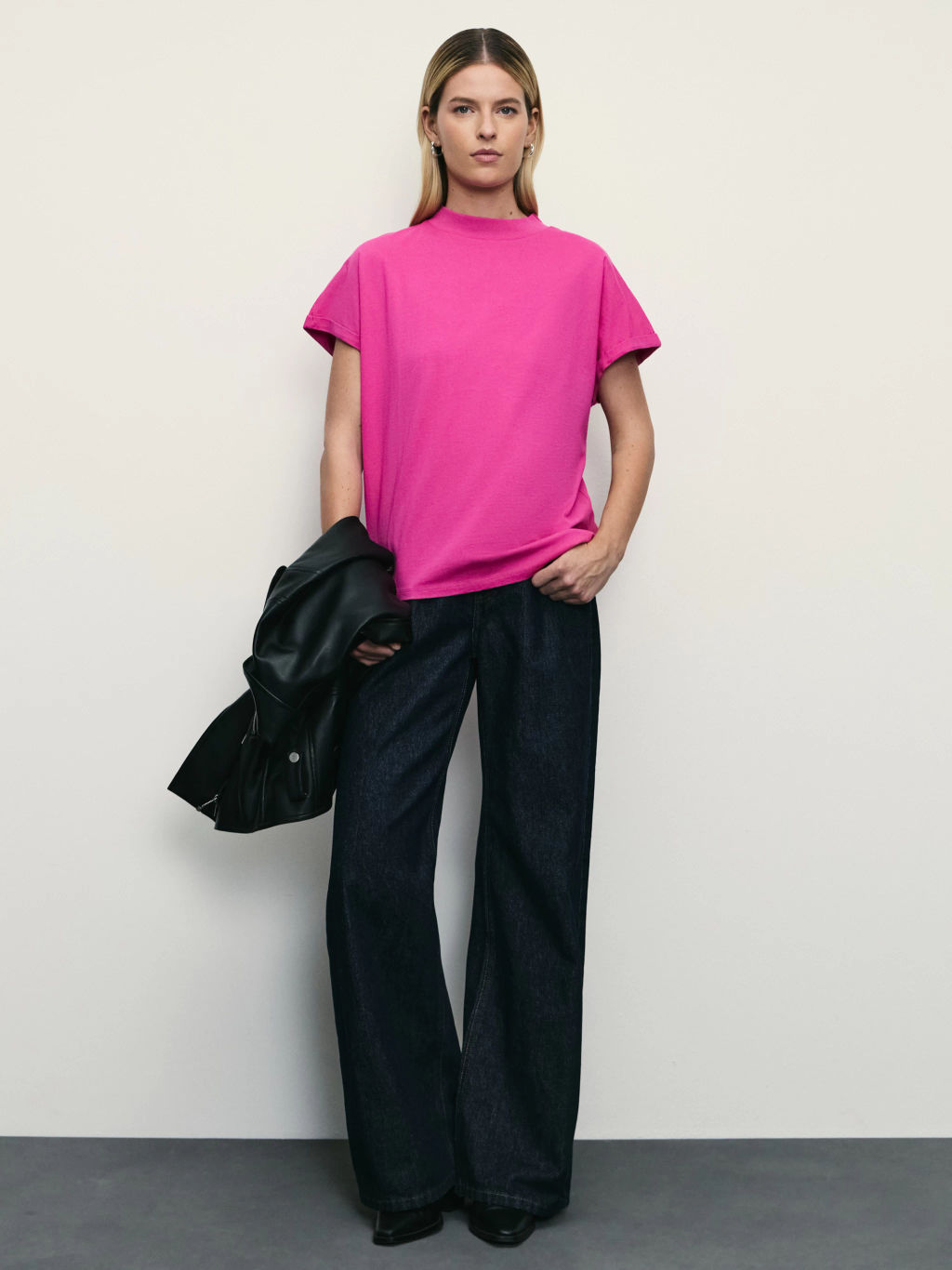 Футболка со спущенным плечом из хлопка / Zarina фото 2