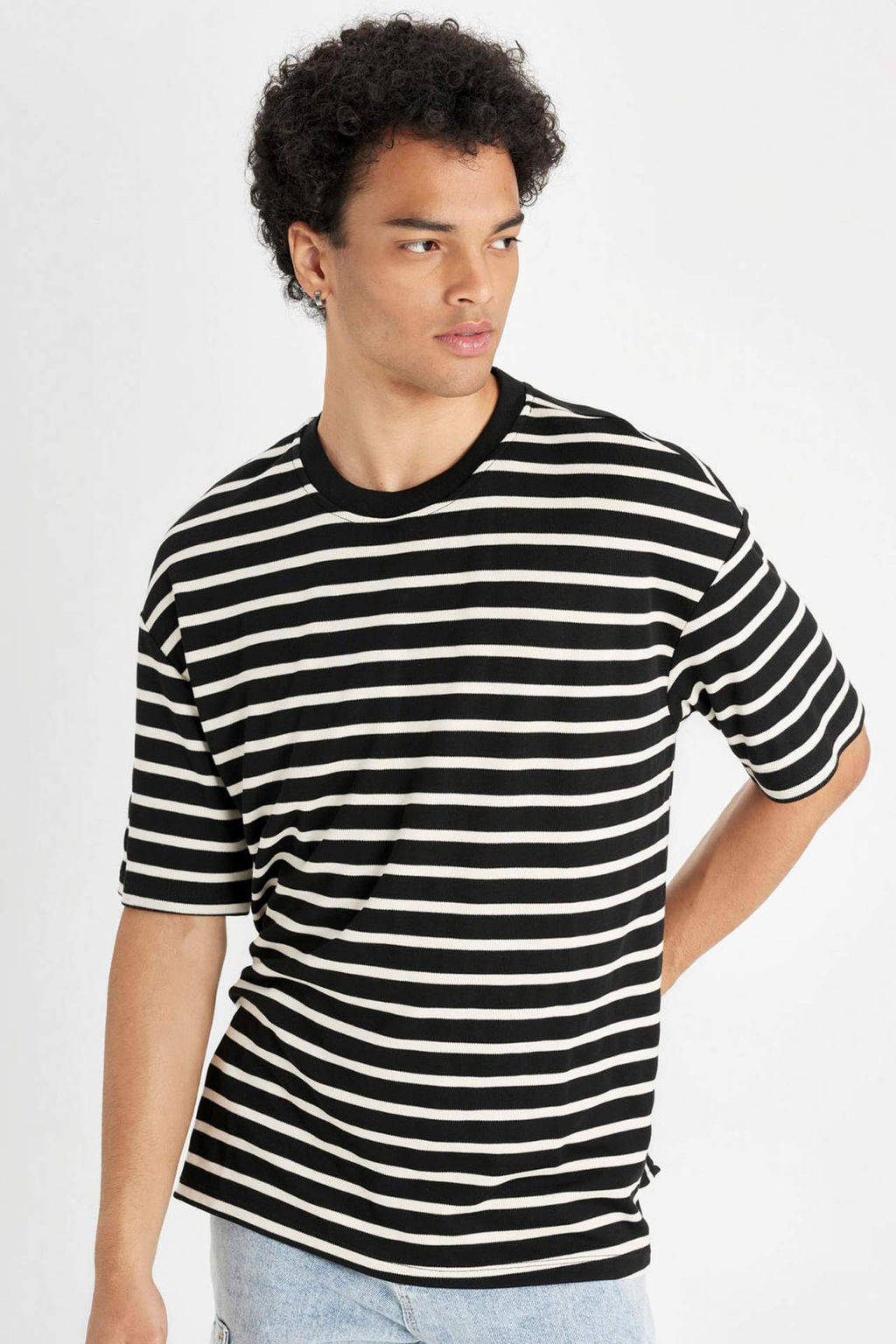 Comfort Regular Fit Rahat Kesim Bisiklet Yaka Cizgili Ag?r Kumas K?sa Kollu Tisort - Defacto фото 2