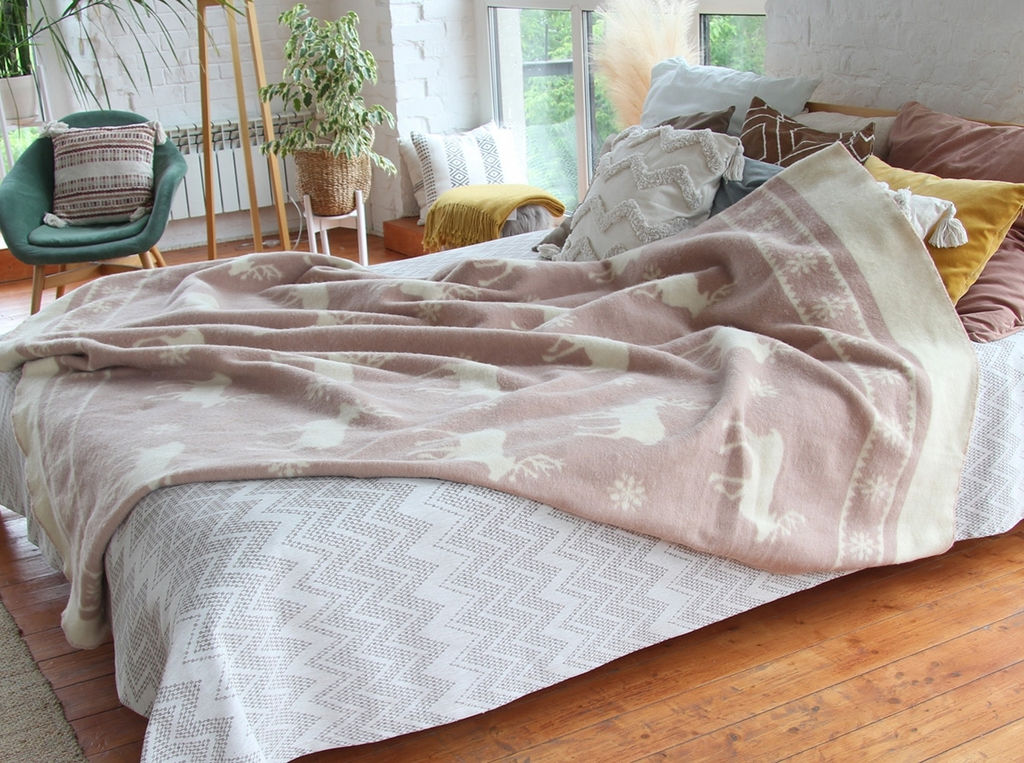 Одеяло шерсть мериноса 100% 130*205 "Олени" бежевый (Узбекистан)