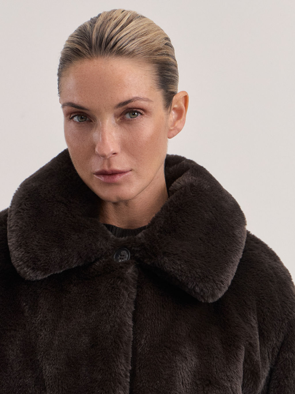 Шуба из искусственного меха / Zarina  фото 6