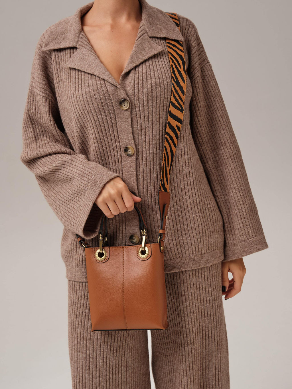 Сумка кожаная кросс-боди Deboro 30347 коньяк/сафьяно