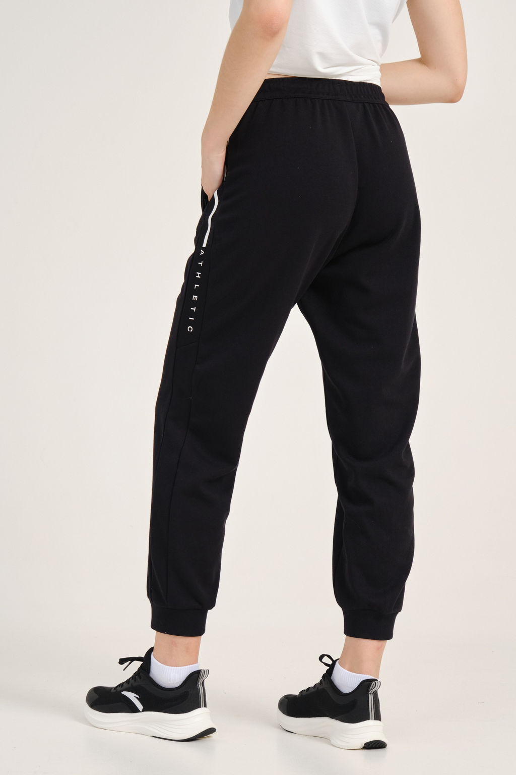 Брюки трикотажные 7/8 Черный - Anta фото 3