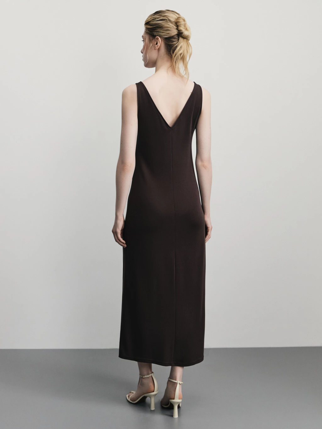 Сарафан с V-образным вырезом из модала / Zarina  фото 5