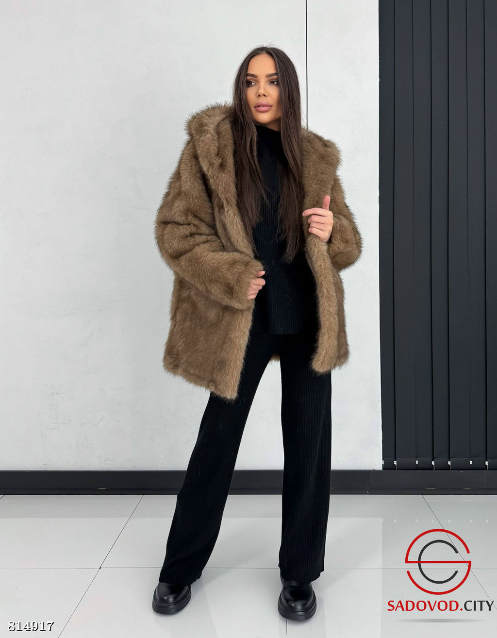 Шуба женская с искусственным мехом