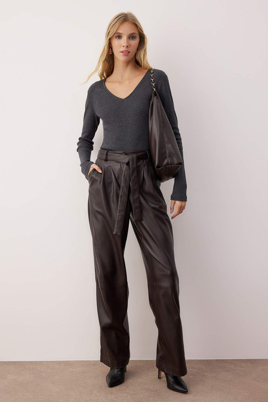 Antrasit Melanj Fitted/Vucuda Oturan V yaka F?rcal? Esnek Orme Bluz TWOAW26BZ00158 - Trendyolmilla фото 2