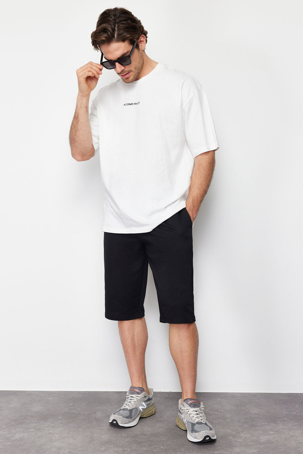 TRENDYOL MAN Basic Siyah Regular/Normal Kesim Uzun Boy Lastik Belli Kordonlu Sort TMNSS24SR00036 - Trendyolmilla фото 3