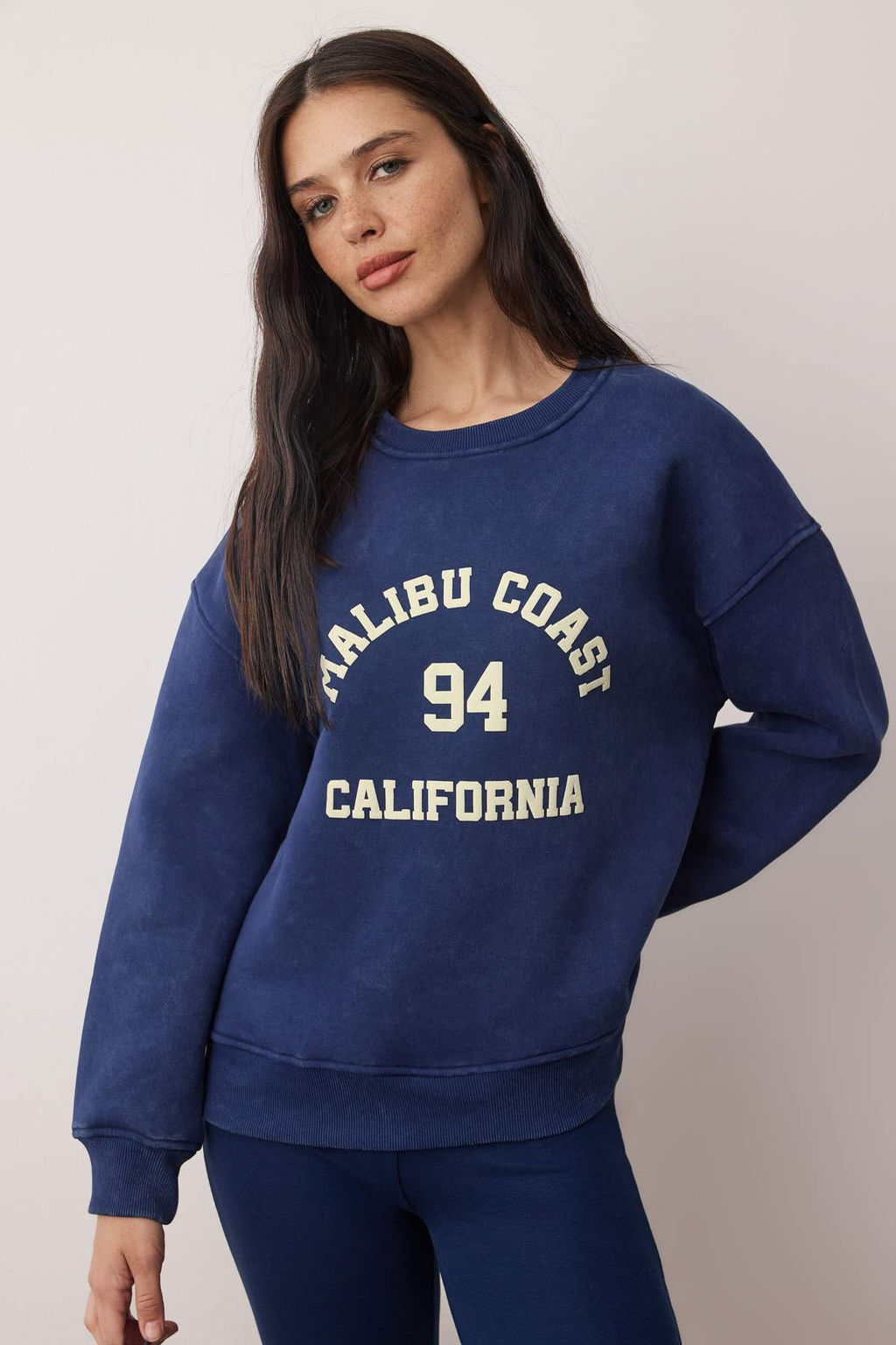 Lacivert Oversize/Genis Kal?p Bask?l? Y?kamal? Kal?n Ici Polarl? Orme Sweatshirt TWOAW26SW00249 - Trendyolmilla фото 2