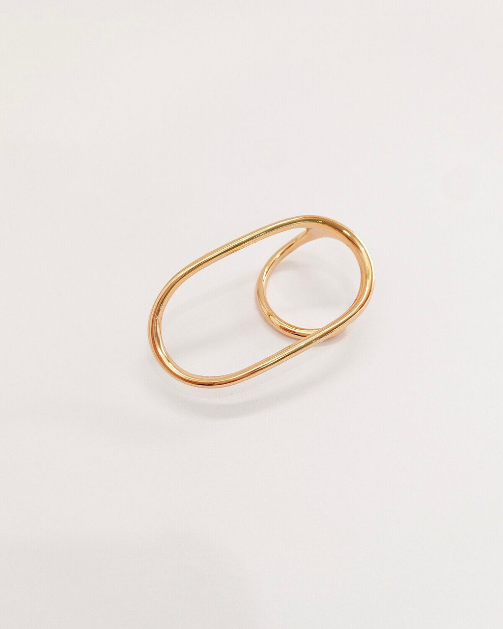 Стильное кольцо на два пальца