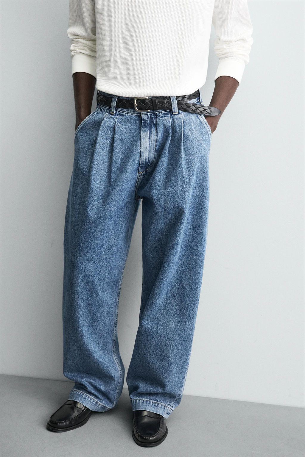 WIDE-FIT PLEATED JEANS - Zara фото 5