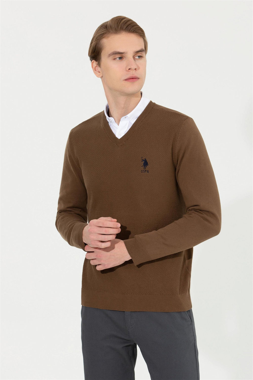 U. S. Polo Assn Мужской базовый трикотажный свитер кокосового цвета с v-образным вырезом - U.s. polo assn фото 7