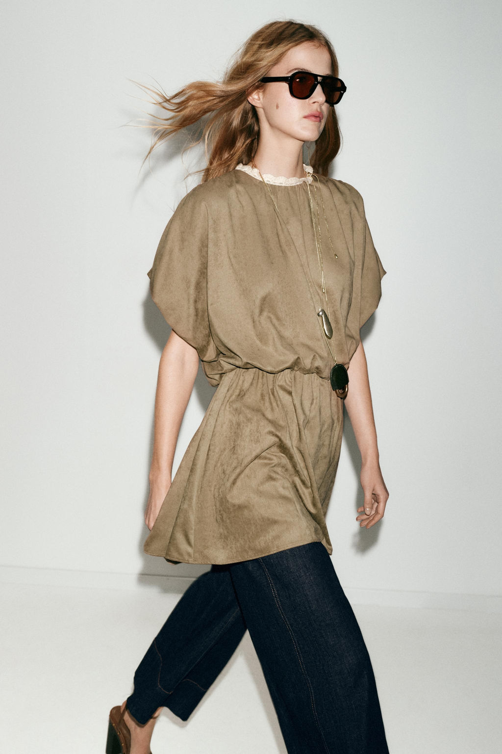 VESTIDO CORTO EFECTO ANTE / Tostado - Zara фото 3