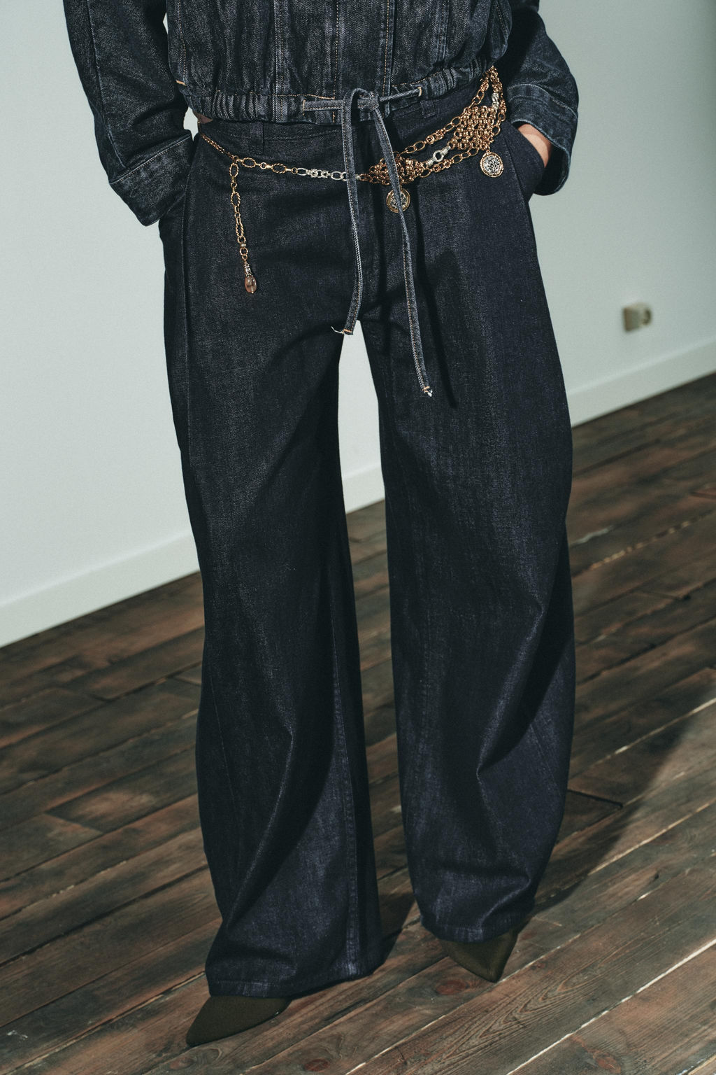 METAL BELT WITH RHOMBUS AND MEDALS - Zara фото 3