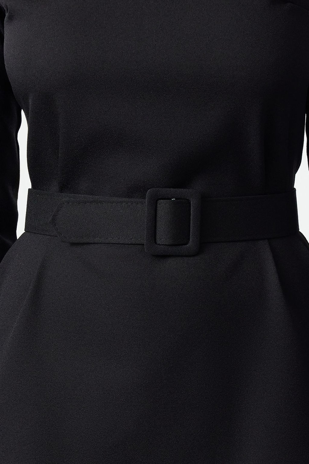 Siyah Shift/Duz Kesim Kemerli Mini Dokuma Elbise TWOAW25EL00190