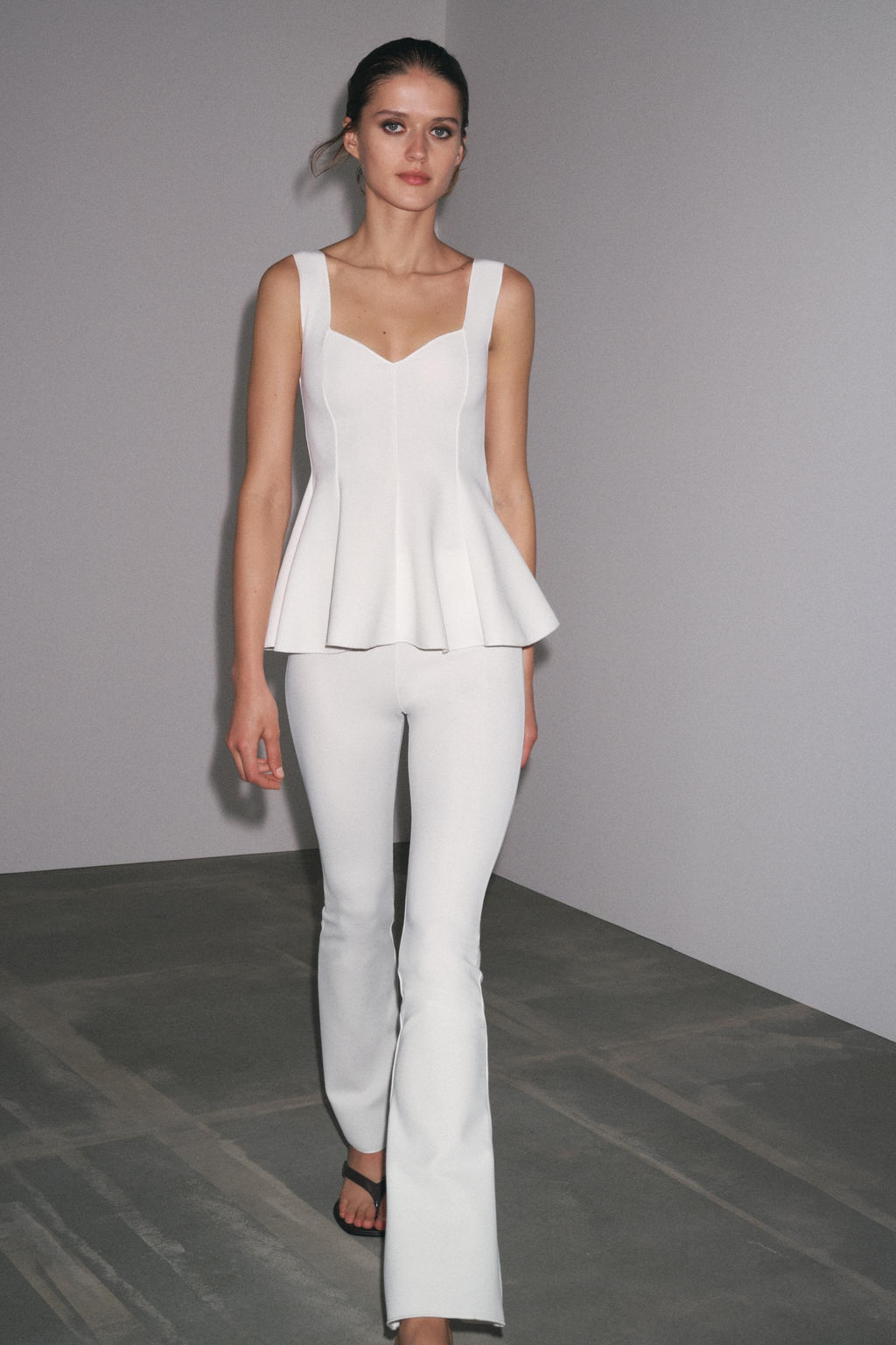 STRETCH FLARE TROUSERS - Zara фото 17