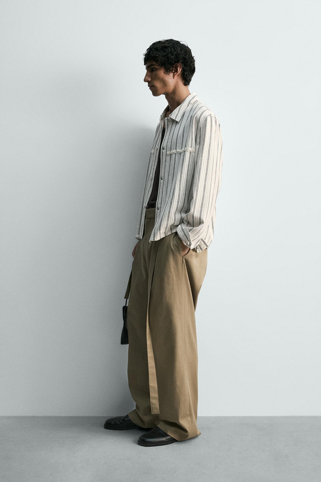 SOBRECAMISA FLUIDA RAYAS BORDADO / Crudo - Zara фото 4