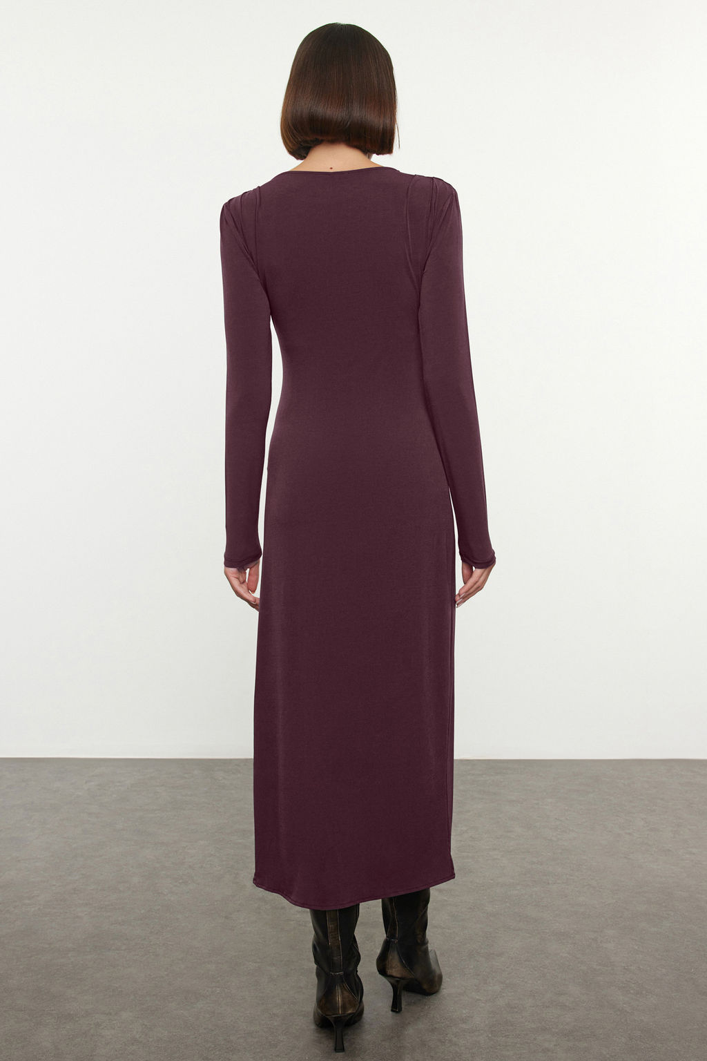 TRENDYOLMILLA Siyah Aksesuar Detayl? Fitted/Vucuda Otura Maxi Esnek Orme Elbise TWOAW25EL00462