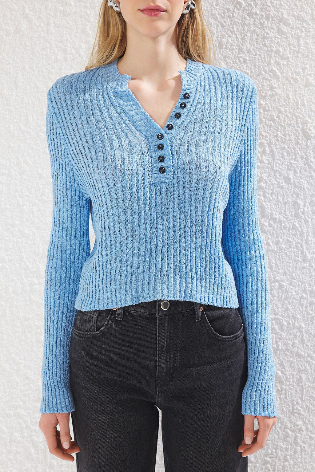 Mavi V Yaka Kazak TWOSS25KZ00001 - Trendyolmilla фото 3