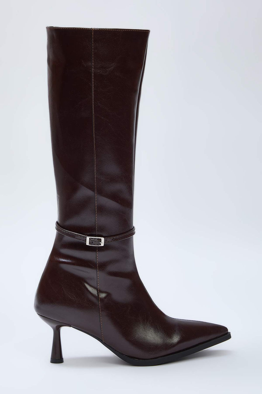 Siyah Bant Toka Detayl? Sivri Burun Ince Topuklu Cizme
TAKAW26CZ00011 - Trendyolmilla фото 9