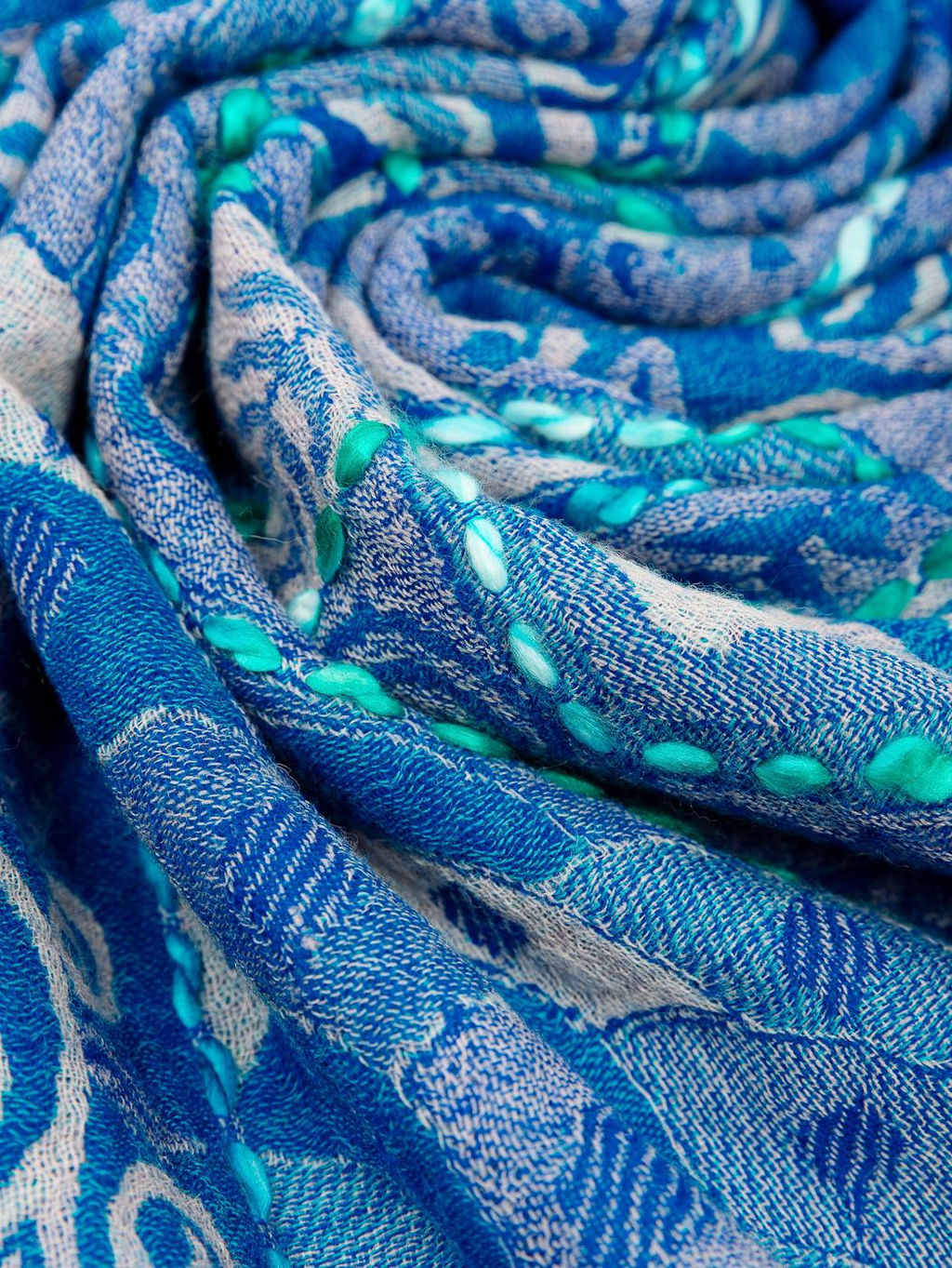 Палантин с вышивкой (шерсть вареная) № Тк906/172 - Ганг фото 3