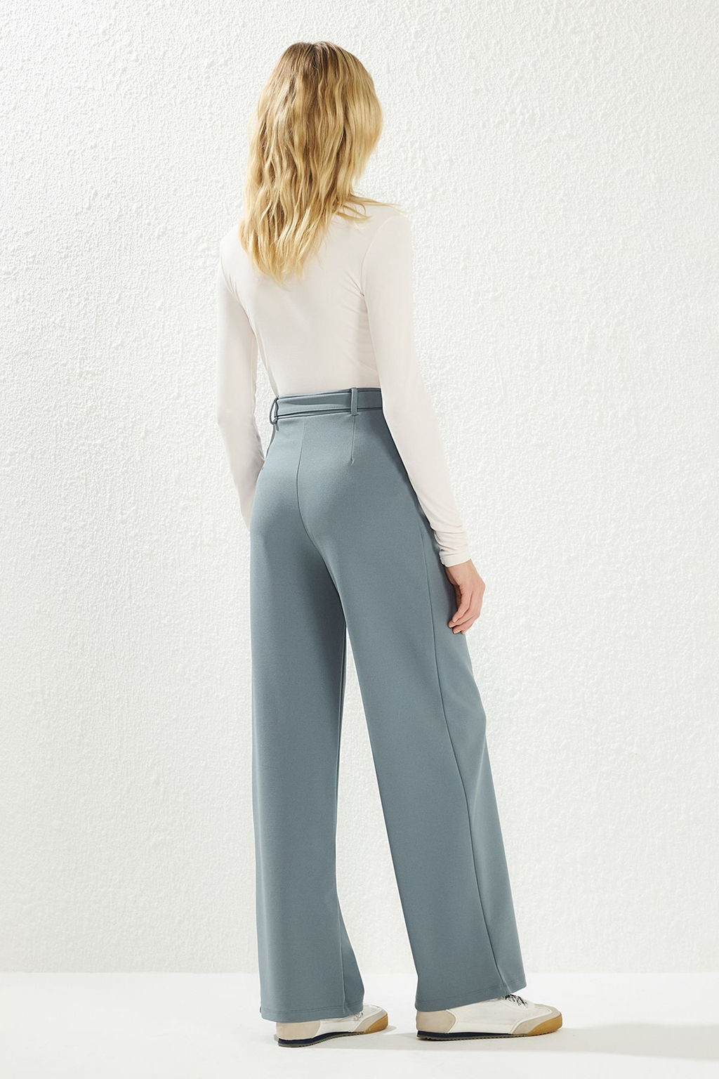 TRENDYOLMILLA Siyah Kemerli Wideleg/Genis Paca Yuksek Bel Smart Krep Kumas Orme Pantolon TWOSS23PL00330 фото 5