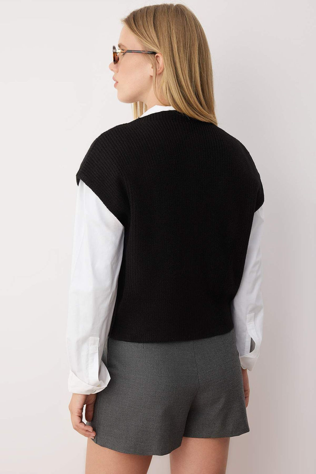 Siyah Yumusak Dokulu Basic Genis Kal?p Triko Yelek TWOAW26YE00011 - Trendyolmilla фото 4