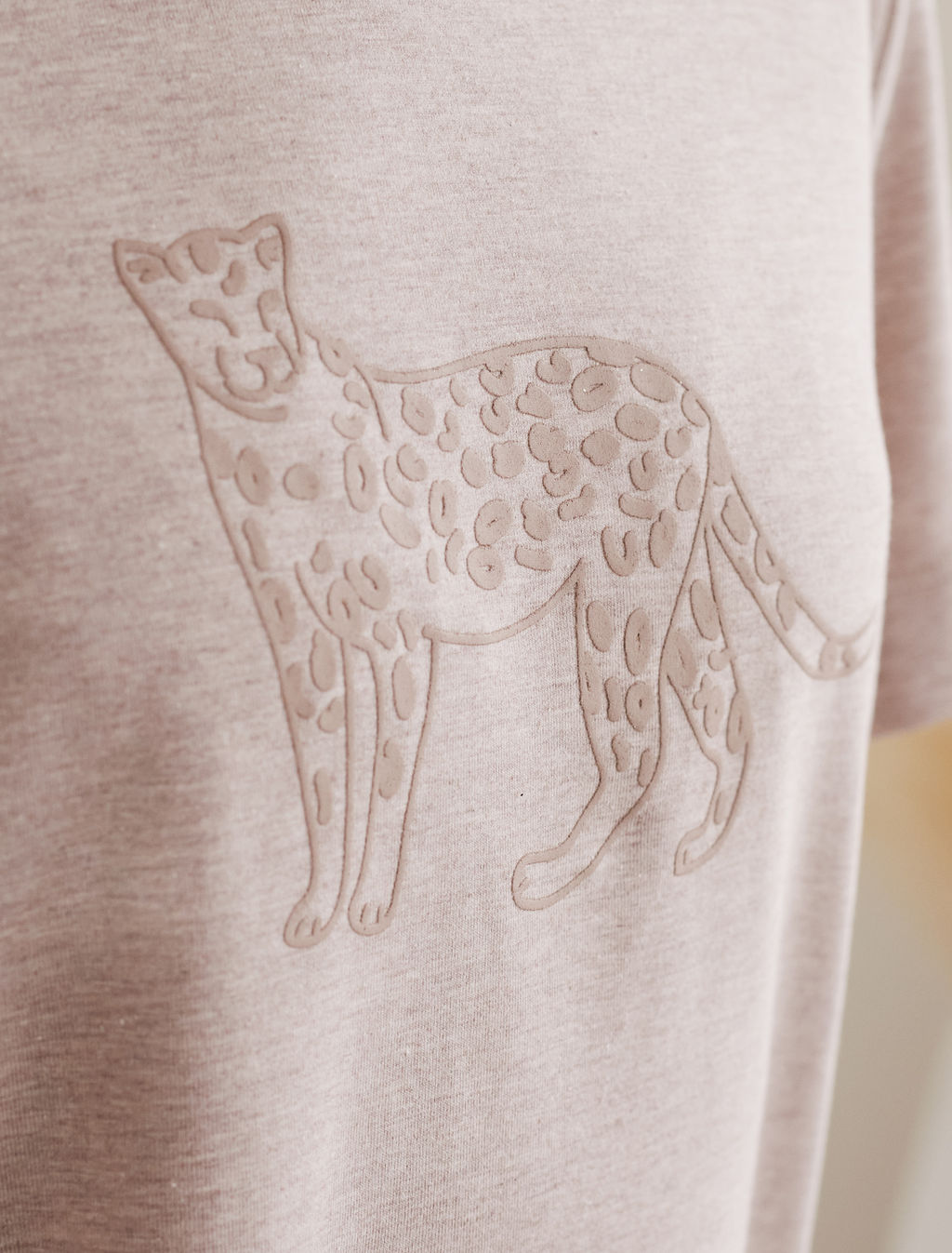 Футболка из премиального хлопка с авторским принтом - Vilatte фото 3