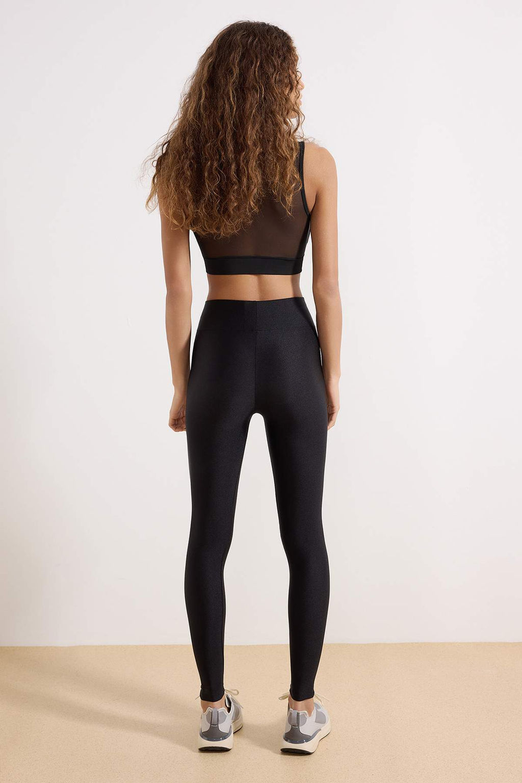 Siyah Parlak Poliamid Spor Tayt THMSS26TY00001 - Trendyolmilla фото 7