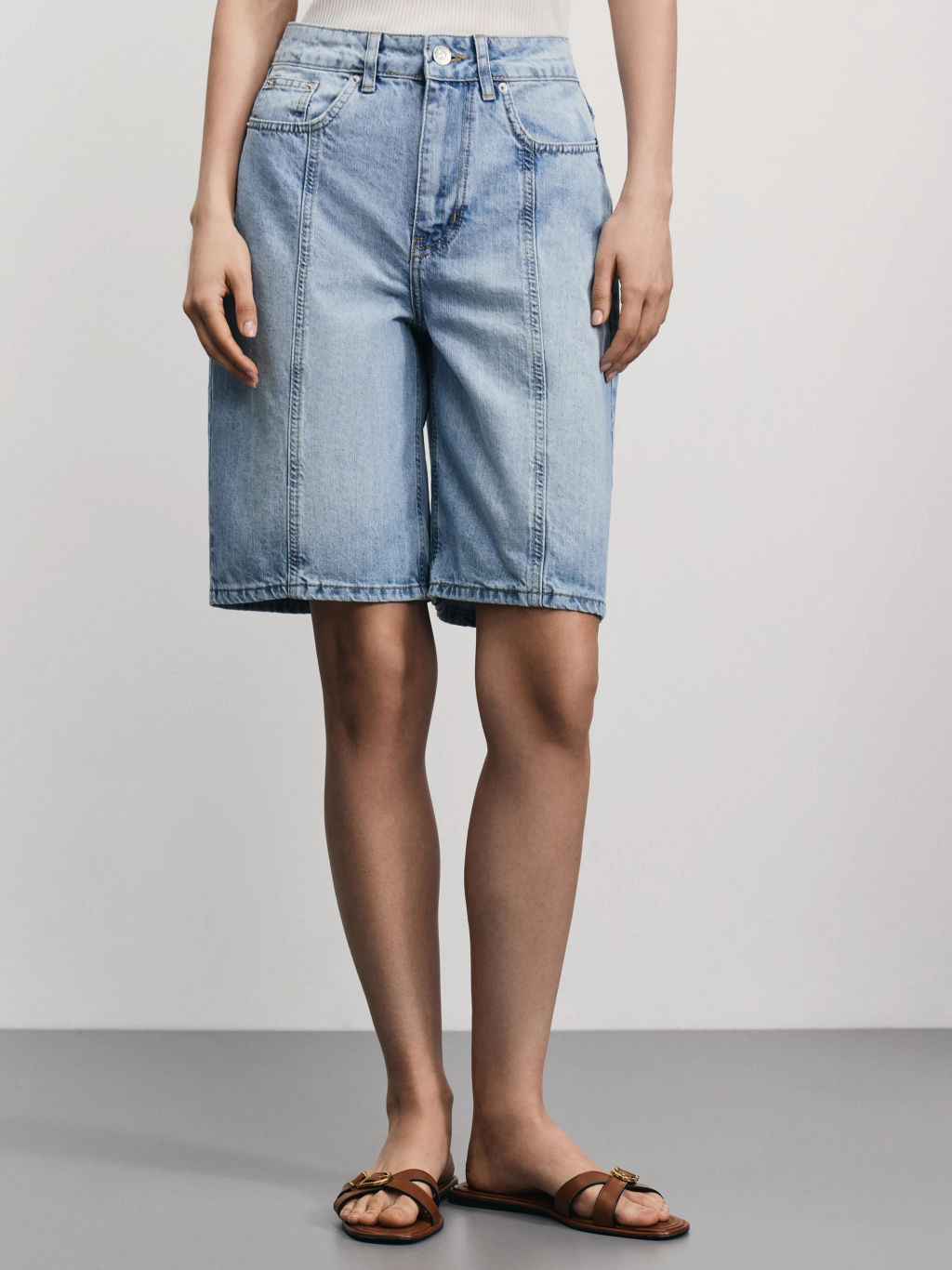 Джинсовые шорты бермуды со стрелками / Zarina фото 2